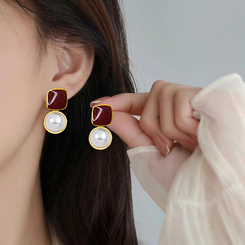 Fashion Geometric Red Enamel Stud Earrings for Women Statement Vintage Imitation Pearls Earrings Light Luxury Party Jewelry Gift