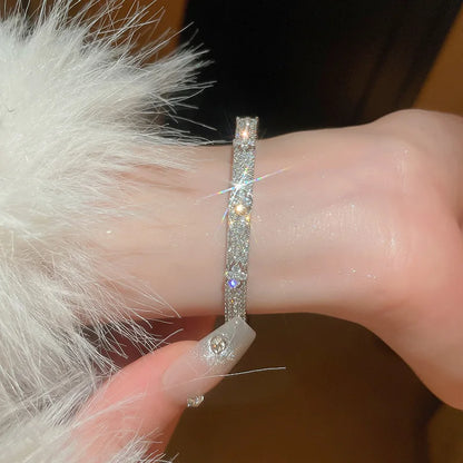 New Exquisite Simple Flower Bracelet from South Korea - Sweet, Romantic, and Stylish Fashion Jewelry