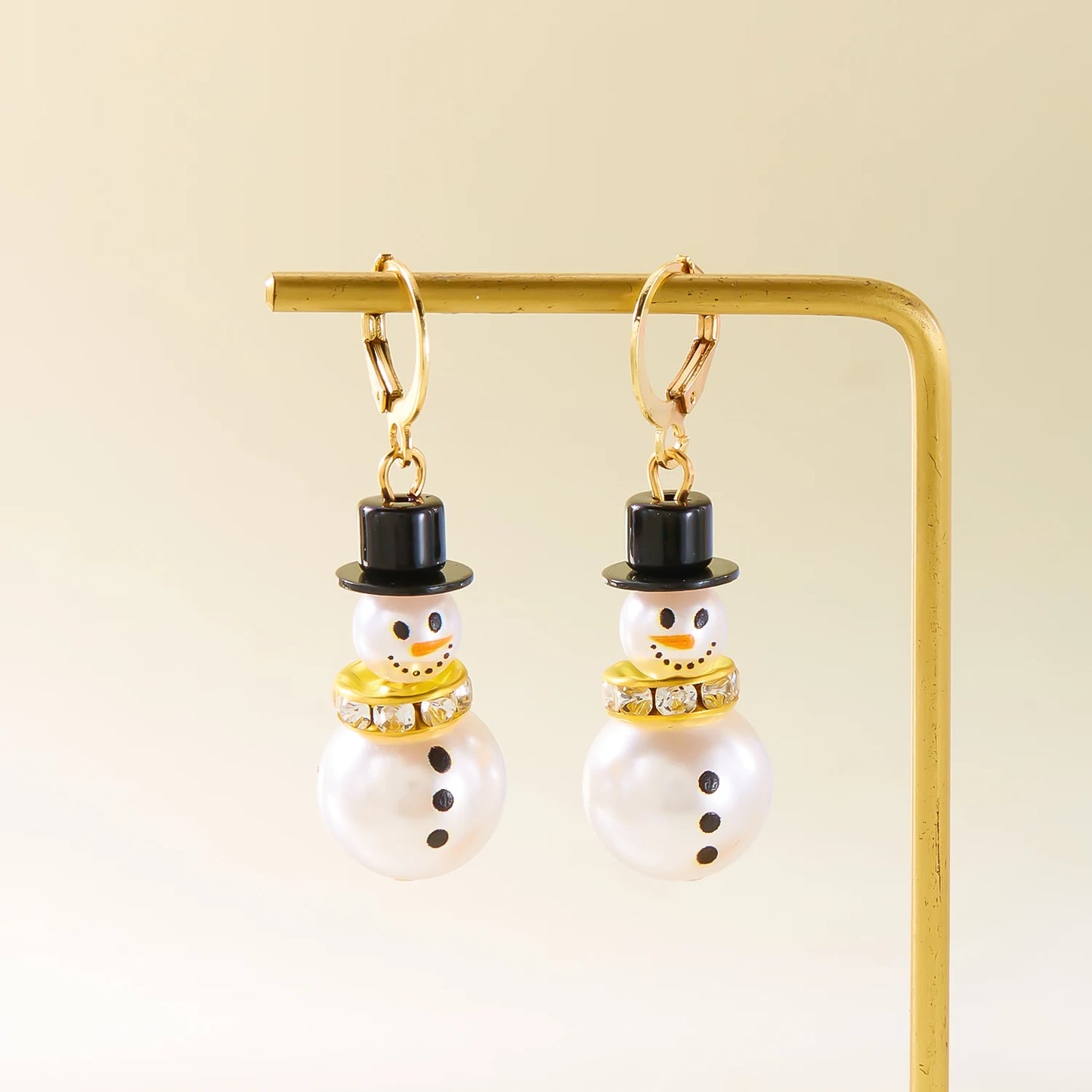 Fashion Christmas White Snowman Pearl Drop Earrings for Women Cute Rhinestone Snowflake Earring Jewelry New Year Holiday Gifts