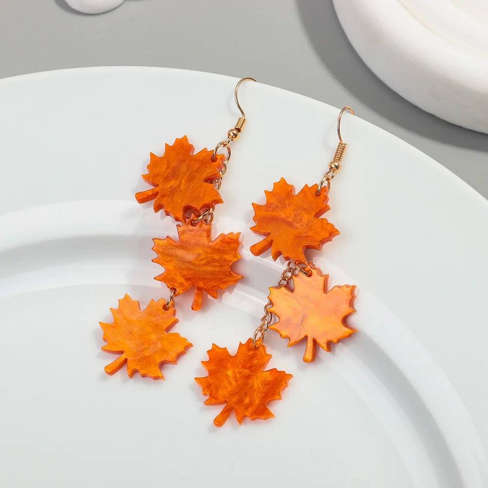 New Creative Red Maple Leaves Long Pendant Earrings for Women Fashion Resin Fall Leaf Dangle Earring Thanksgiving Jewelry Autumn