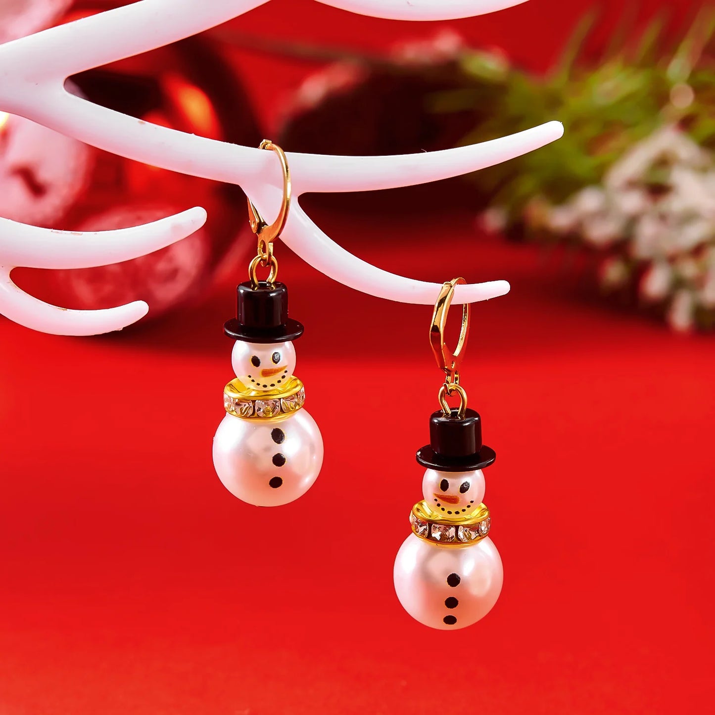 Fashion Christmas White Snowman Pearl Drop Earrings for Women Cute Rhinestone Snowflake Earring Jewelry New Year Holiday Gifts