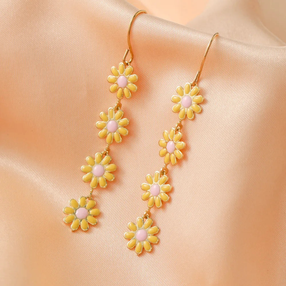 Fashion Trend: Unique and Elegant Retro Daisy Small Flower Earrings - Delicate Jewelry, Perfect for Parties and Premium Gifts