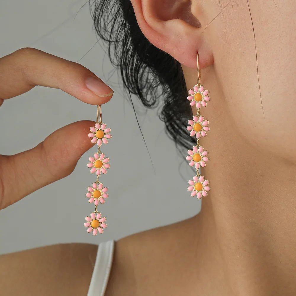 Fashion Trend: Unique and Elegant Retro Daisy Small Flower Earrings - Delicate Jewelry, Perfect for Parties and Premium Gifts