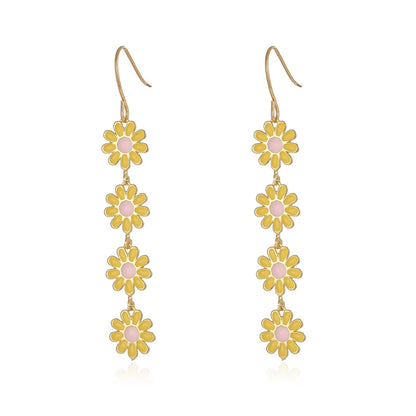 Fashion Trend: Unique and Elegant Retro Daisy Small Flower Earrings - Delicate Jewelry, Perfect for Parties and Premium Gifts