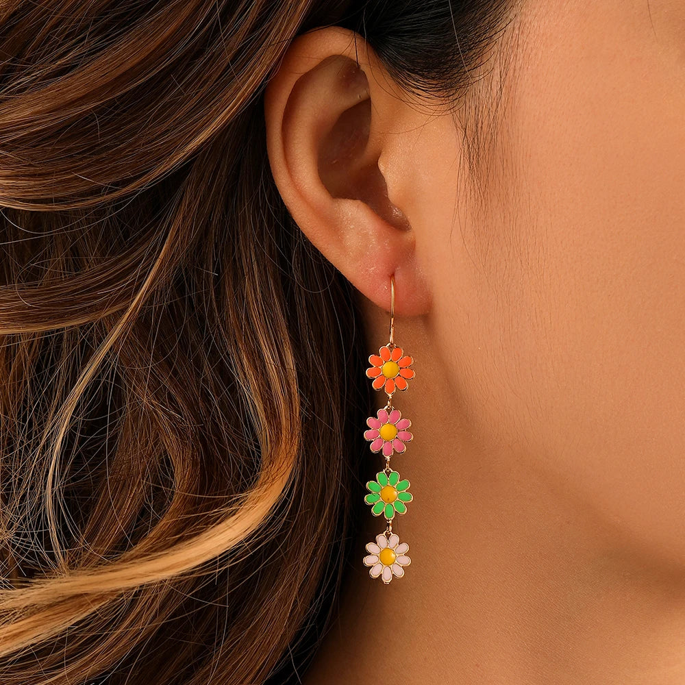 Fashion Trend: Unique and Elegant Retro Daisy Small Flower Earrings - Delicate Jewelry, Perfect for Parties and Premium Gifts