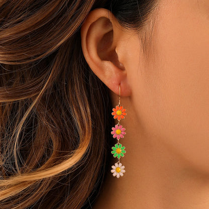 Fashion Trend: Unique and Elegant Retro Daisy Small Flower Earrings - Delicate Jewelry, Perfect for Parties and Premium Gifts