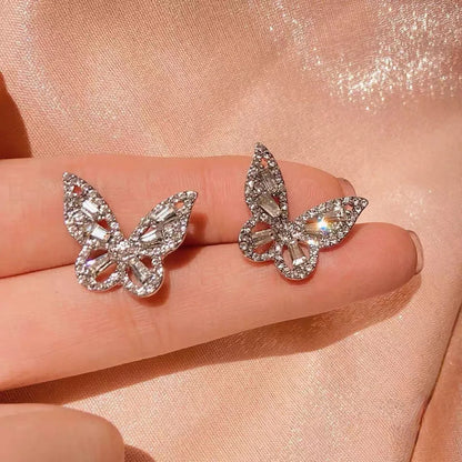 Fashion Trend: Unique and Elegant Retro Daisy Small Flower Earrings - Delicate Jewelry, Perfect for Parties and Premium Gifts