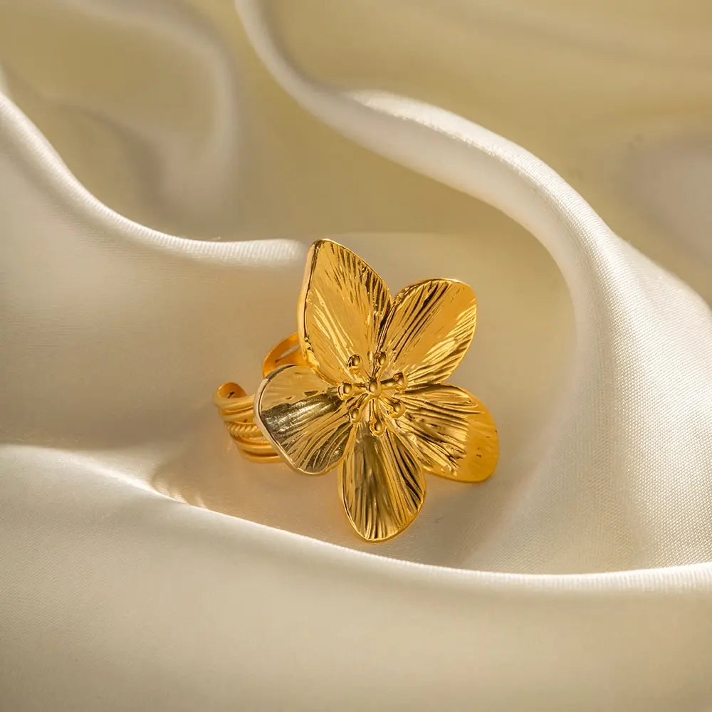 New Stainless Steel Flower Ring - Simple, Elegant, and Trendy Party Charm, Waterproof Fashion Jewelry