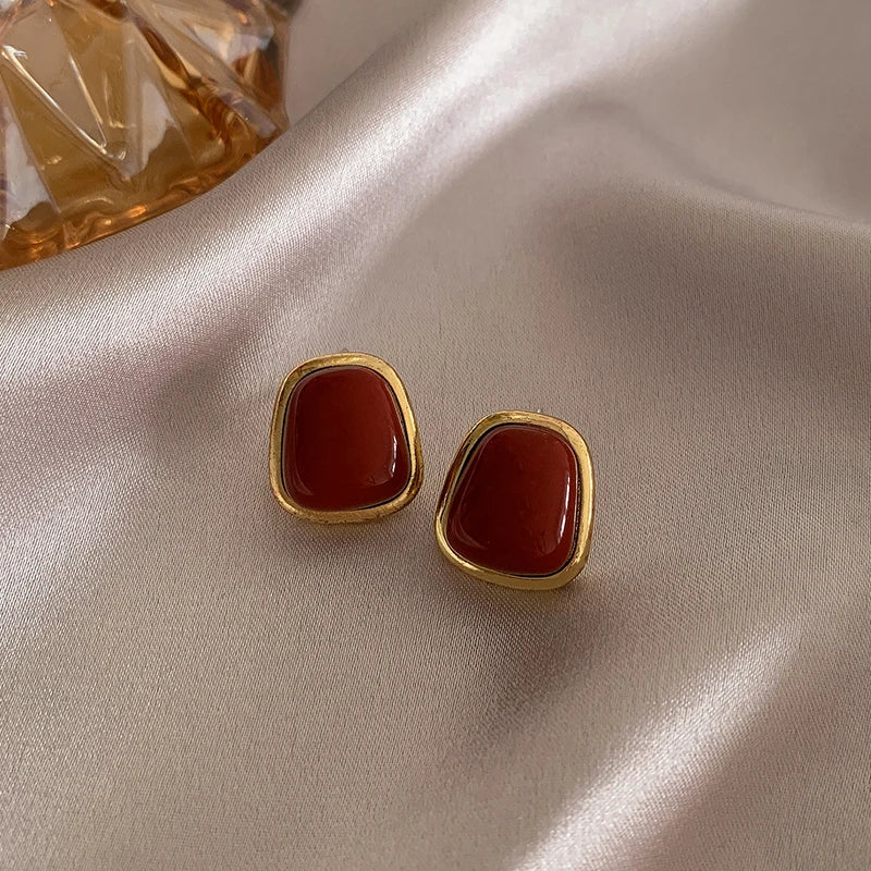 Fashion Geometric Red Enamel Stud Earrings for Women Statement Vintage Imitation Pearls Earrings Light Luxury Party Jewelry Gift