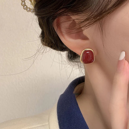 Fashion Geometric Red Enamel Stud Earrings for Women Statement Vintage Imitation Pearls Earrings Light Luxury Party Jewelry Gift