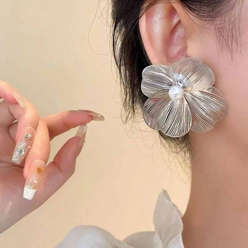 Large Flower Pearl Stud Earrings - Luxurious Design, Korean Fashion Jewelry Accessories, Perfect for Christmas Gifts